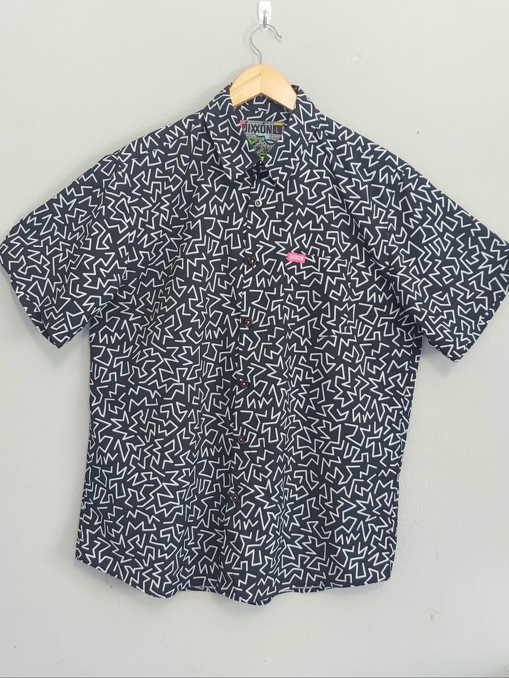 Dixxon Flannel Co. The Zag Party Short Sleeve Button Down Shirt Men Large - Picture 2 of 10